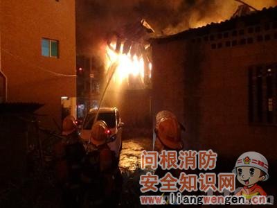 泉州消防鏖战3个多小时成功扑灭晋江一厂房火灾